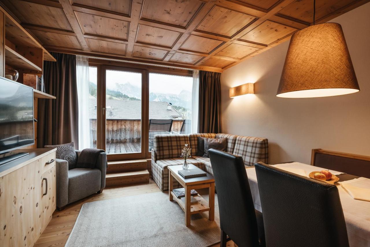 Lagacio Hotel Mountain Residence San Cassiano  Kültér fotó