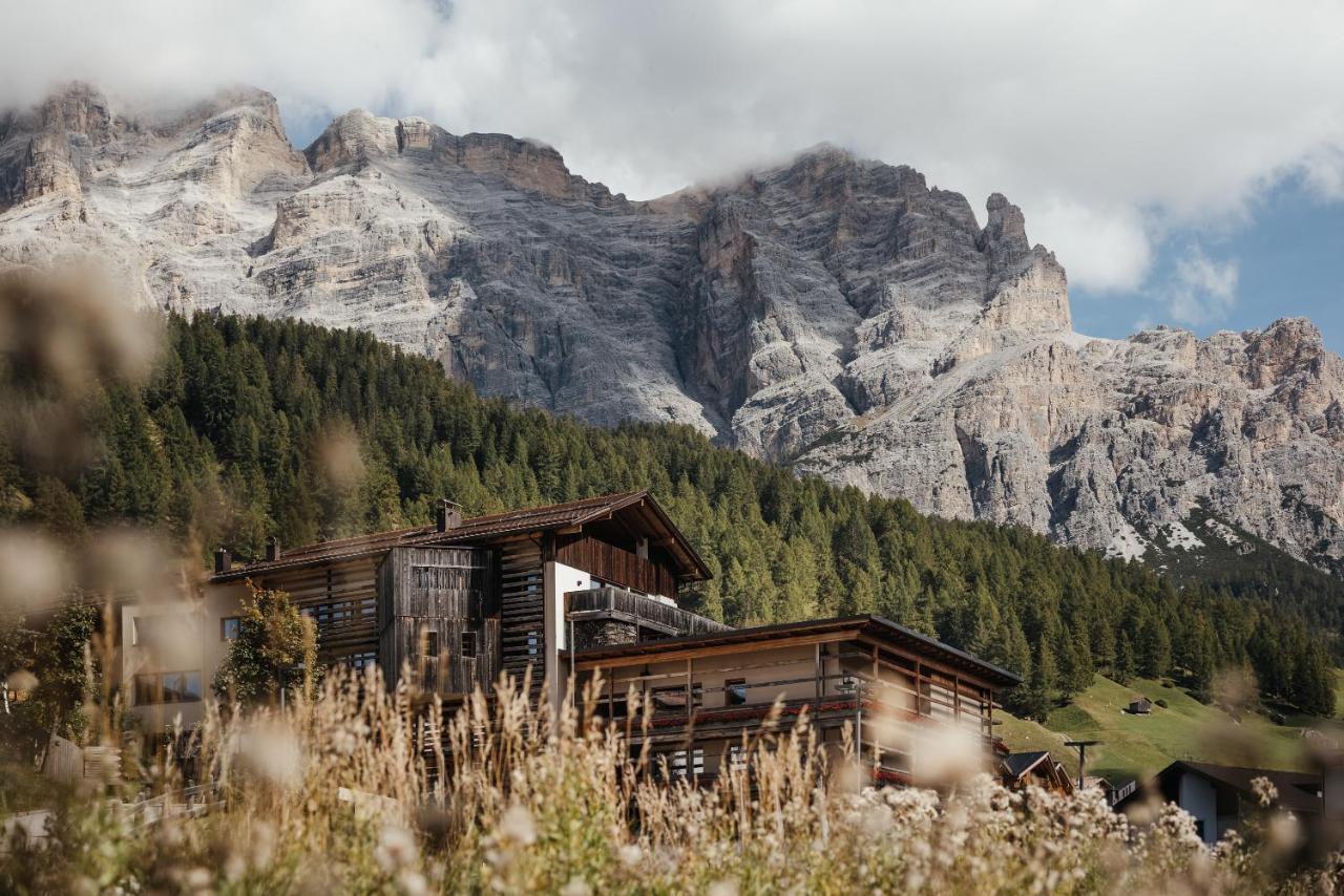 Lagacio Hotel Mountain Residence San Cassiano  Kültér fotó