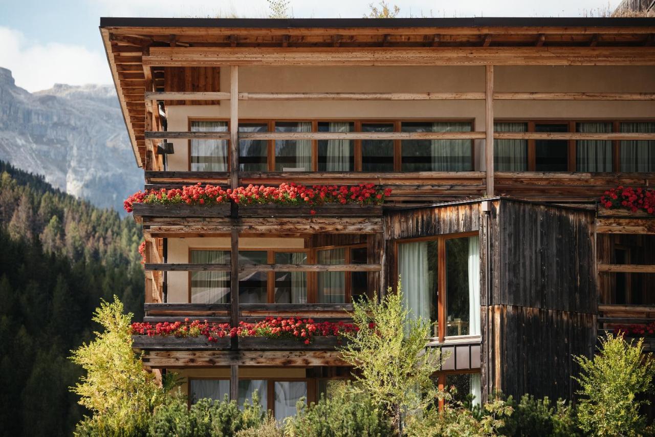 Lagacio Hotel Mountain Residence San Cassiano  Kültér fotó