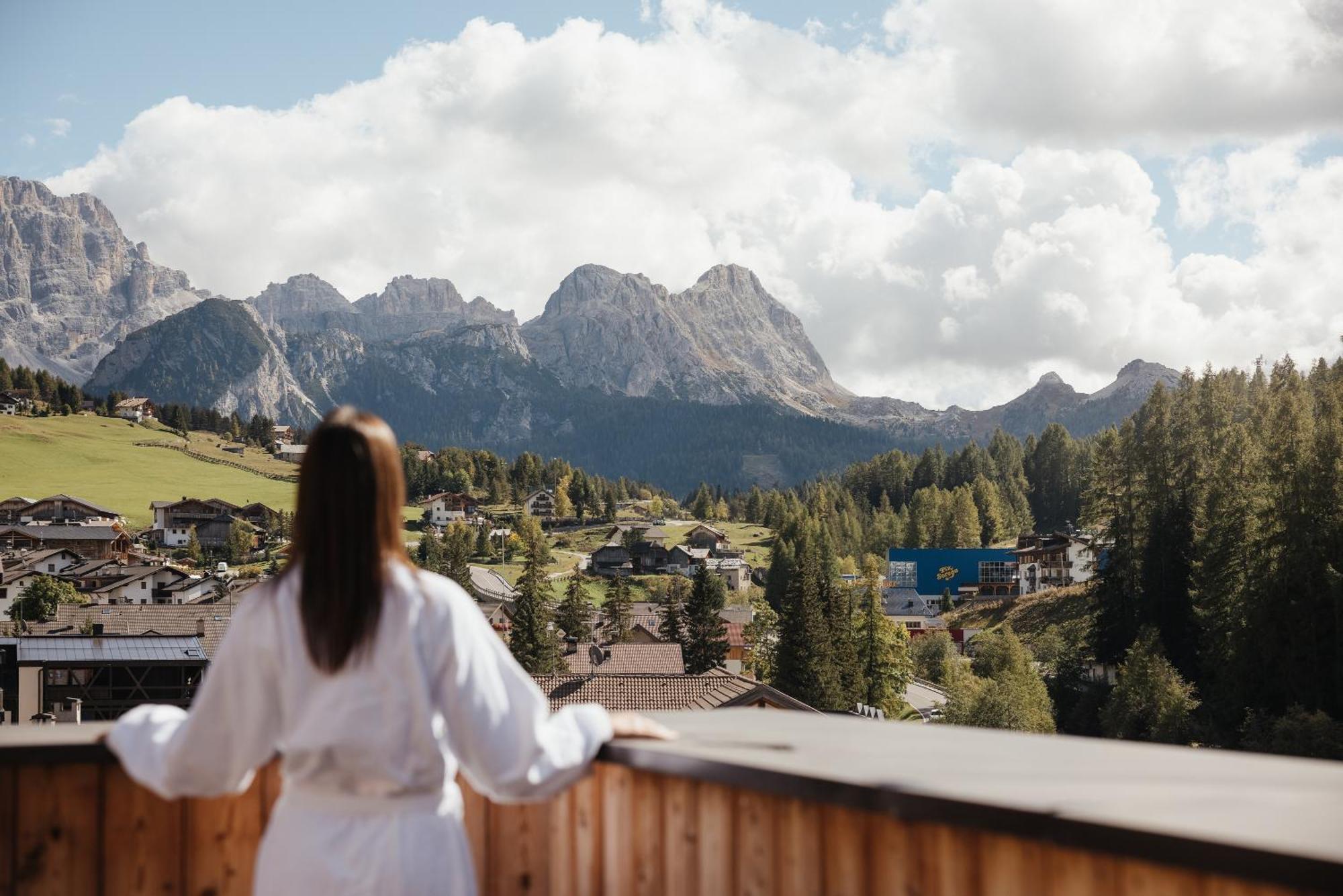 Lagacio Hotel Mountain Residence San Cassiano  Kültér fotó