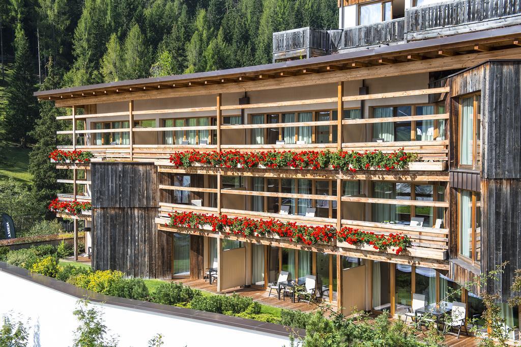 Lagacio Hotel Mountain Residence San Cassiano  Kültér fotó
