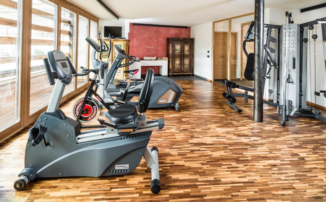 Lagacio Hotel Mountain Residence San Cassiano  Kültér fotó